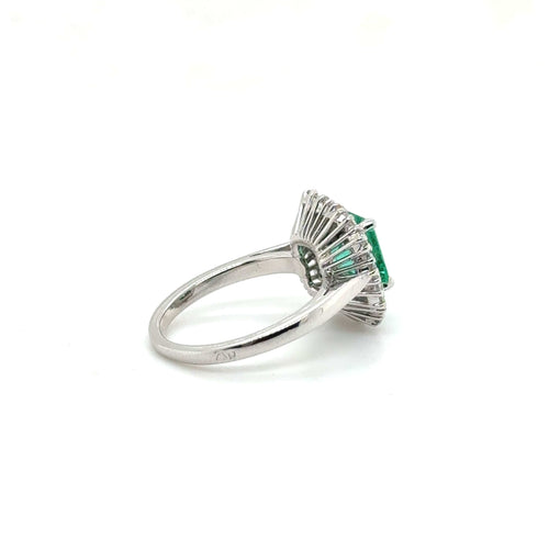 Bague 53 Bague Marguerite Or blanc Émeraude 1,69 carats et Diamants 58 Facettes 1.0000493/1