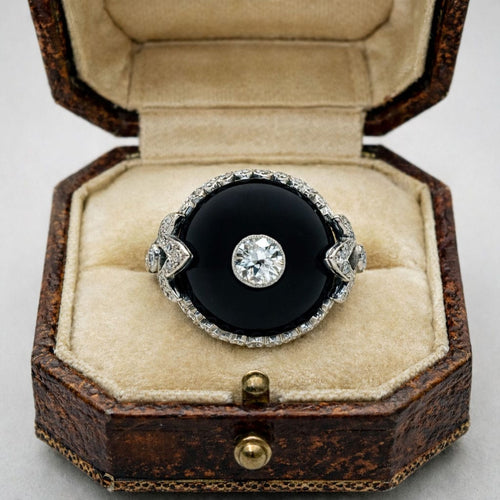Bague 55 Bague en platine de style Art déco ornée de diamants et d'onyx 58 Facettes 50344