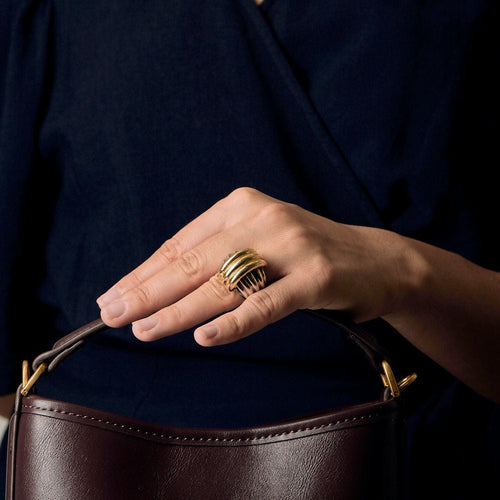 Bague 55 Importante bague moderniste en or jaune et or gris 58 Facettes REU0872