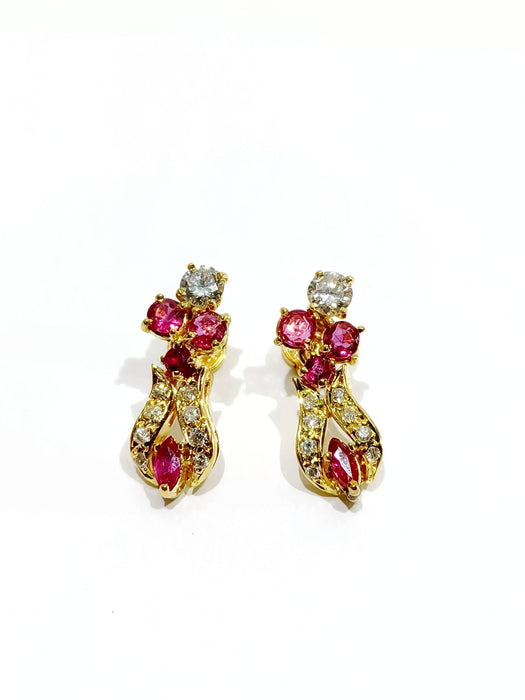 Boucles d'oreilles Paire de boucle d'oreilles or, rubis, diamants 58 Facettes