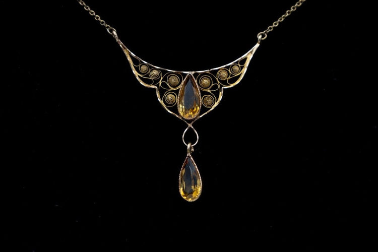 Collier en or jaune filigrané avec citrines, Scandinavie, début du XXe siècle