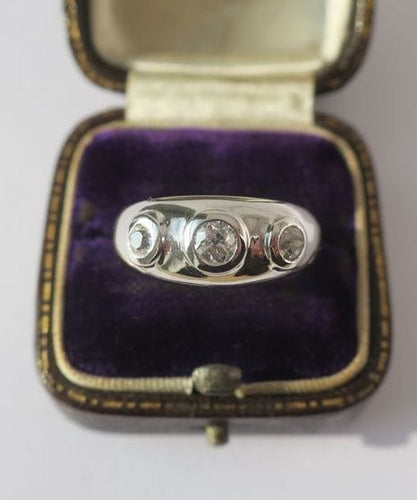 Bague 51 Bague jonc trilogie diamants or blanc 58 Facettes