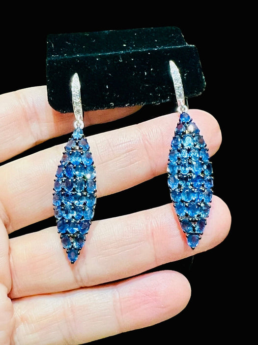 Boucles d'oreilles boucles d'oreilles serties saphirs et brillants or 58 Facettes 7673 A