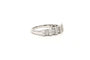 Bague contemporaine en or blanc 18 carats sertie de diamants