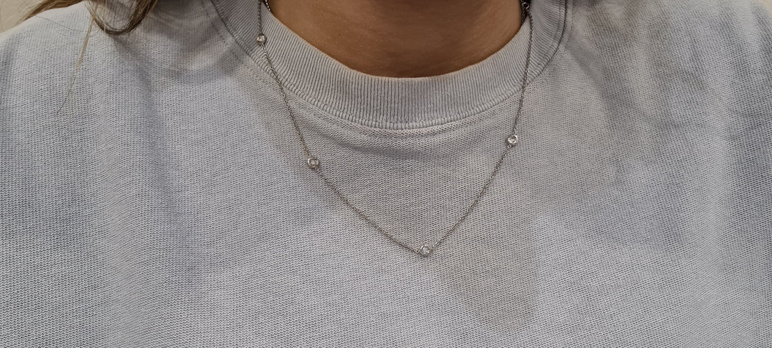 Collier Collier en Or blanc 18 carats sertie de diamants naturels 58 Facettes