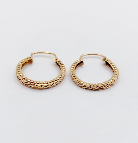 Boucles d'oreilles Créoles style Art Déco or rose finement travaillées (circa 1970) 58 Facettes A06262