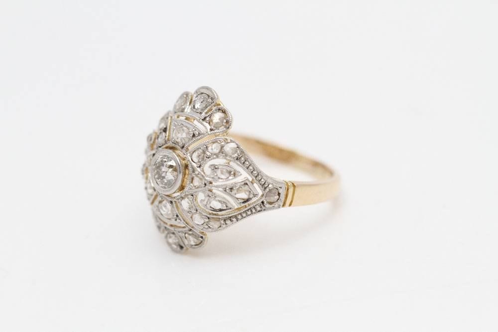 Bague 53.5 Bague en or style vintage avec diamants 58 Facettes E361582