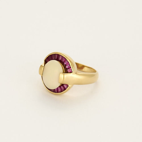 Bague 52 Bague en or jaune, opale arlequin et rubis calibrés 58 Facettes ENG11088