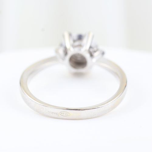 Bague Bague rosette en or blanc 18 carats sertie de diamants taille brillant de 0,28 carat 58 Facettes 159/24K