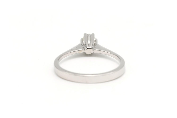 Bague 56 Solitaire Années 70 en or blanc serti d'un diamant 58 Facettes 13943