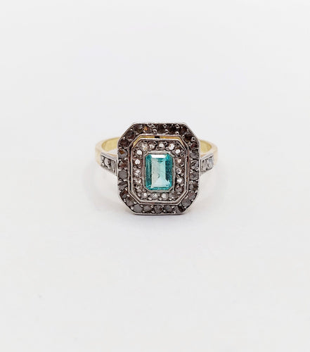 Bague 50 Bague art déco en or 18k et platine, émeraude et diamants taille roses 58 Facettes A03121