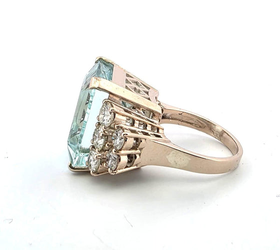 Bague 52 Bague en or blanc avec aigue-marine et diamants 58 Facettes