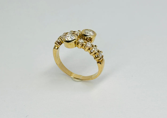Bague 55.5 Bague contemporaine à griffes en or jaune et diamants 1,00 ct 58 Facettes Q386B