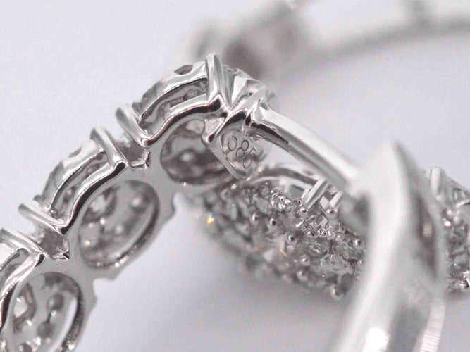 Boucles d'oreilles Boucles d'oreilles créoles en or blanc avec cinq chatons et diamants 58 Facettes 2111