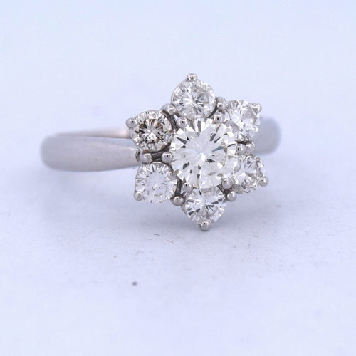 Bague 54 Bague ancienne en or blanc avec diamants 58 Facettes