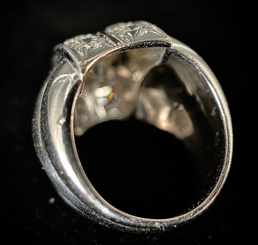 Bague 47 Bague or blanc sertie d'un diamant de 1,12 carats entouré de 1 carat de brillants 58 Facettes