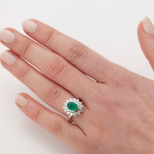 Ring 52 Emerald and diamond ring 58 Facettes