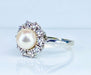 Bague 49 Bague en or et platine, perle et diamants 58 Facettes AB456