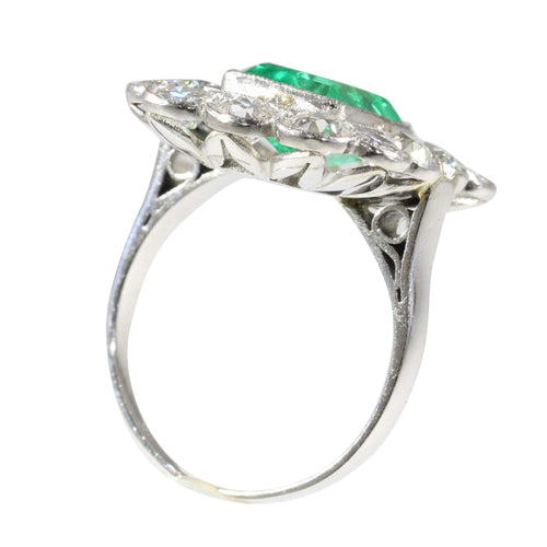 Bague 52 Luxe d'après-guerre : bague de fiançailles en émeraude et diamants 58 Facettes 19343-0010