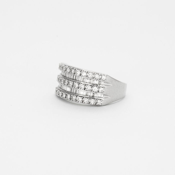 Bague 58 Bague bandeau en or blanc ornée de diamants 58 Facettes GU18