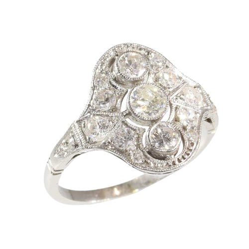 Bague 55 Géométrie en lumière : une bague Art déco en platine et diamant des années 1920 58 Facettes 25282-0064