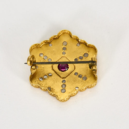 Broche Broche en or jaune à motif étoilé diamants et rubis de synthèse 58 Facettes CHAL0551