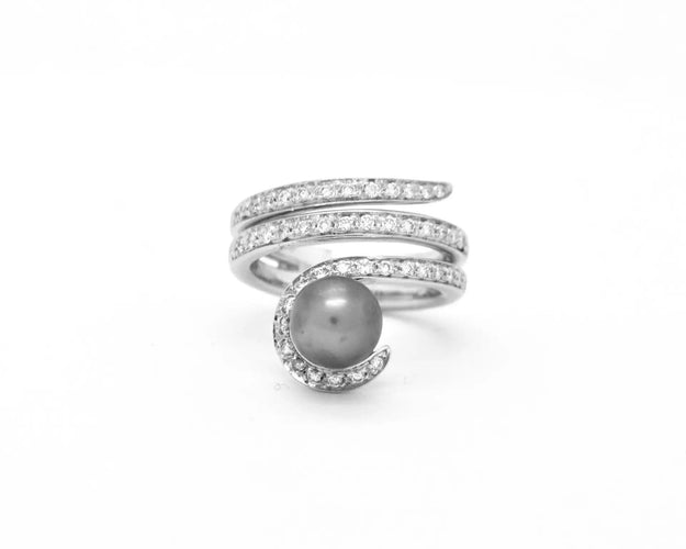 Bague 54 Bague en or blanc sertie de perles et de diamants pavés 58 Facettes 4133