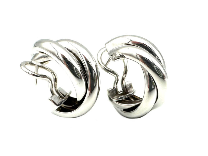 Boucles d'oreilles CARTIER. Collection "Trinity Mahé", boucles d'oreilles or blanc 18K 58 Facettes