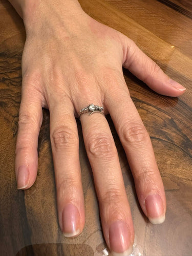 Bague 53.5 Bague en or blanc et diamants 0,36 carat 58 Facettes