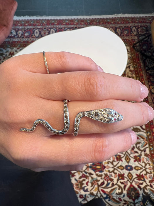 Bague 52.5 white gold big snake ring with natural diamonds 58 Facettes