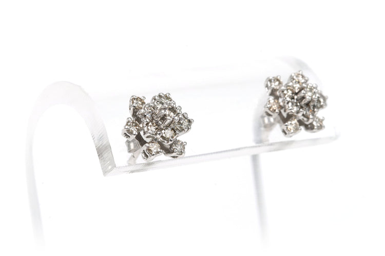 Boucles d'oreilles contemporaines en or blanc 18 carats serties de diamants "taille" brillant (+- 0,52ct)