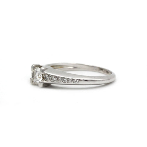 Bague 54 Bague - Or blanc et diamants 58 Facettes 1099