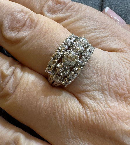 Bague Bague ancienne or blanc jarretière diamants 58 Facettes