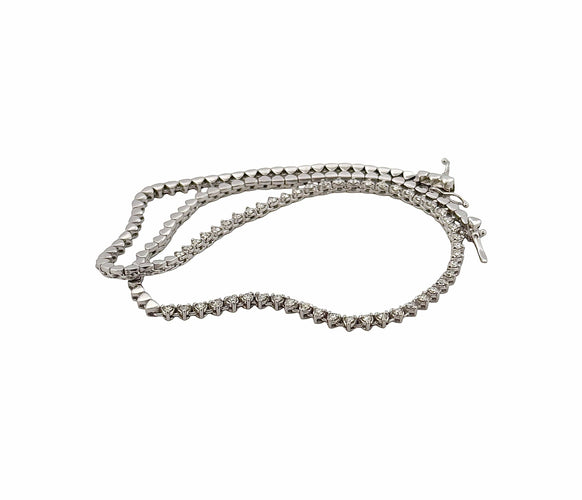 Collier Collier rivière de diamants en or blanc 18 carats 58 Facettes