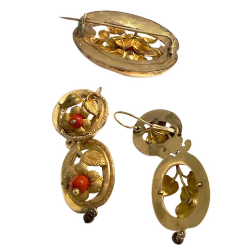 Elizabethan style gold brooch and earrings set with coral 58 Facettes Q46B