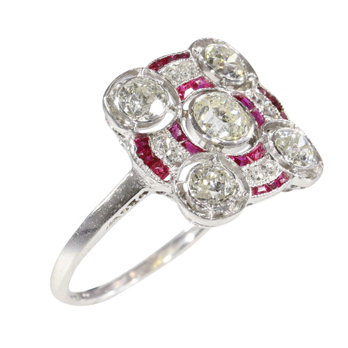 Bague 54 Bague Art déco diamant et rubis des années 1920 : un héritage romantique en platine 58 Facettes 24289-0203