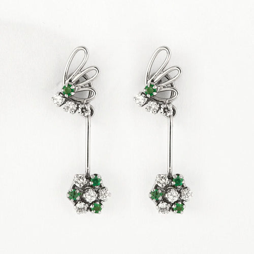 Boucles d'oreilles Pendants d'oreilles, emeraudes et diamants, or gris. 58 Facettes