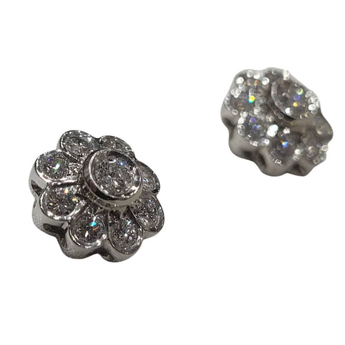 Boucles d'oreilles Boucles d’oreilles en or blanc 18k et diamants 58 Facettes PE70