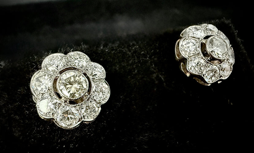 Boucles d'oreilles Boucles d'oreilles Art Déco or blanc serties de 2,58 carats de diamants 58 Facettes