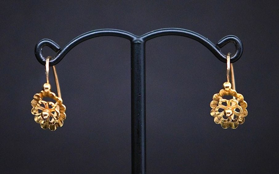 Boucles d'oreilles Dormeuses Earrings 18 Carat Yellow Gold 58 Facettes