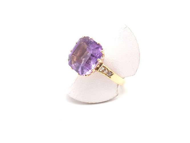Bague 57 Bague cocktail or jaune améthyste et diamants 58 Facettes