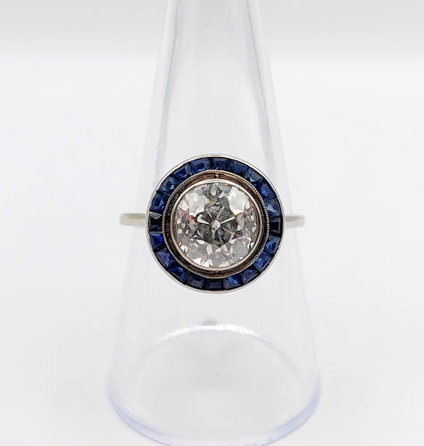 Bague 57.5 Bague cible art deco or blanc 18k diamant taille ancienne 2,40 carat et saphirs calibrés (circa 1920) 58 Facettes A06140