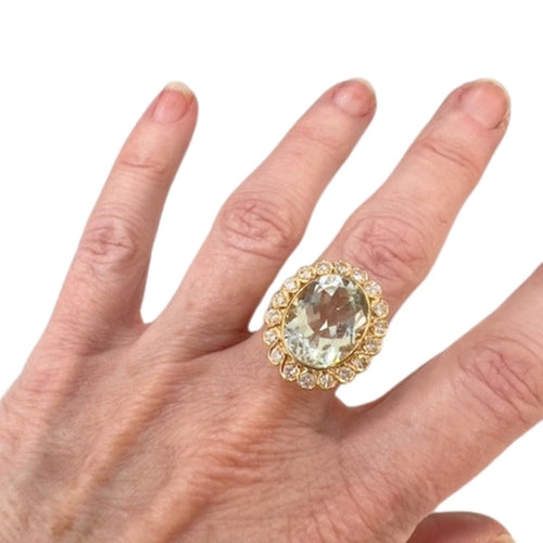 Bague 54 Bague au design contemporain, design classique en or 18 carats avec diamants et aigue-marine. Pièce française (Bordeau). 58 Facettes Q218A