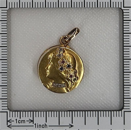 Pendentif Médaillon vintage Art Nouveau en or 18 carats 58 Facettes 22132-0286