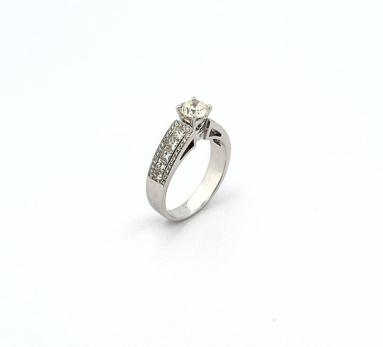 Bague 56 Solitaire en or blanc et diamants 58 Facettes