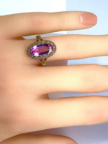 Bague 50 Bague en or 18 carats ornée d’une topaze rose et de diamants. Epoque Napoléon III. 58 Facettes AB273