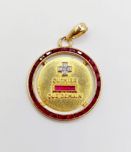 Pendentif AUGIS - RARE Pendentif médaille d'amour Or Jaune Diamants et rubis calibrés 58 Facettes A04060