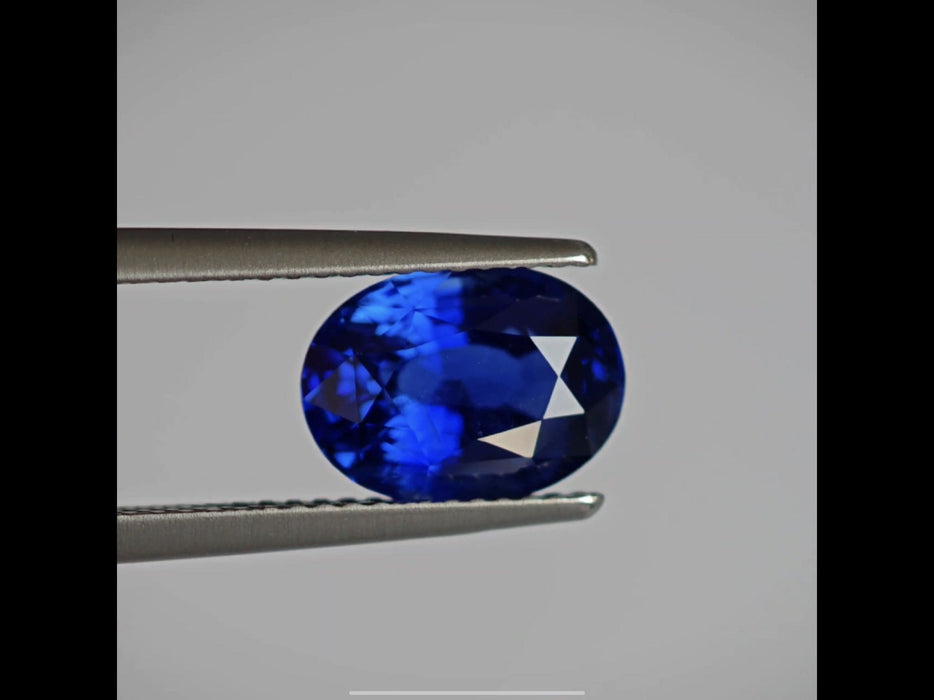 Gemstone Royal Blue No heat Oval Ceylon blue sapphire - 4.06 carat 58 Facettes SAM-OV-SAPP-4.06