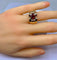 Bague Bague en or jaune 18 carats et platine sertie d’une pierre rouge , vers 1940 58 Facettes AB392