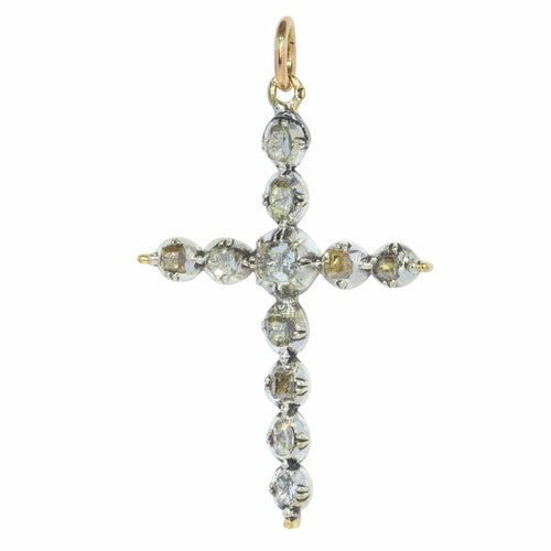 Pendentif Une croix à porter : l'élégance du diamant au XVIIIe siècle 58 Facettes 22074-0044